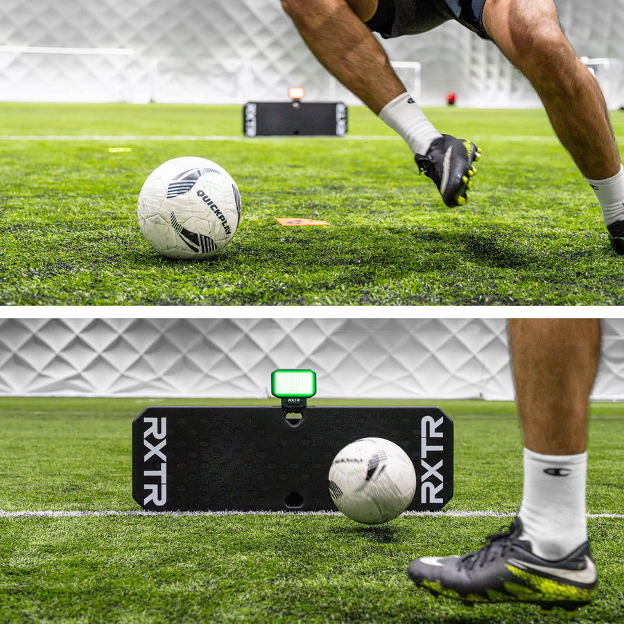 RXTR Reaktionslicht im Einsatz: Spieler passt auf einem Hallenplatz einen Ball zu einem schwarzen RXTR Board mit grünem Licht.