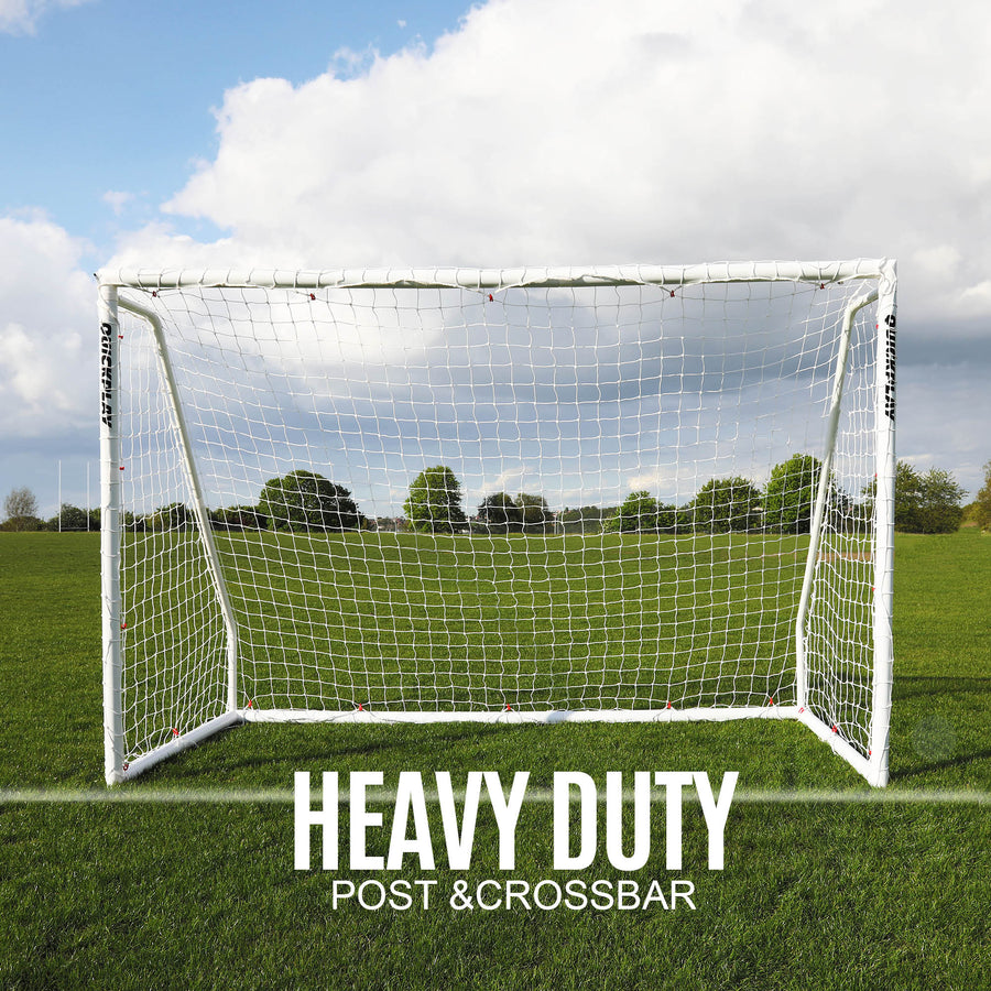 Q-FOLD Match 300 x 200 cm frontal auf Rasen, mit dem Text „Heavy duty post & crossbar“.