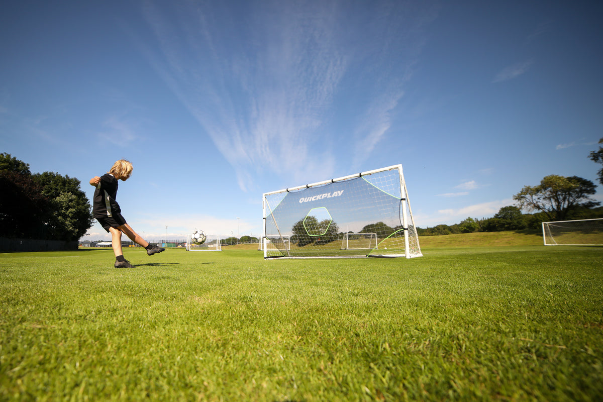 Schießen auf eine <tc>goal</tc> Ziel im Frühjahr